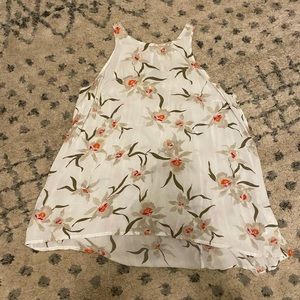 Beautiful flowy tank